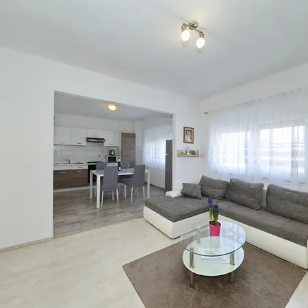 Mirela Zadar
