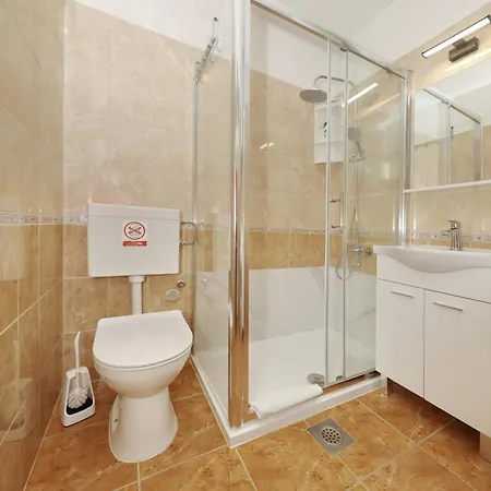 Apartment Mirela *