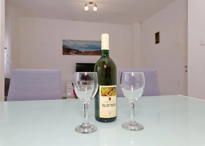 Mirela Апартаменты *