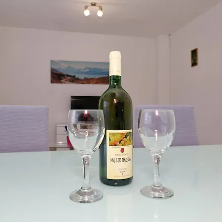 Mirela Appartement *